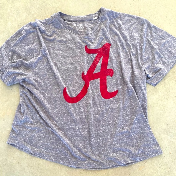 Ladies baby tee. Super soft. Shorter boxy fit. Sz XL - Picture 1 of 5